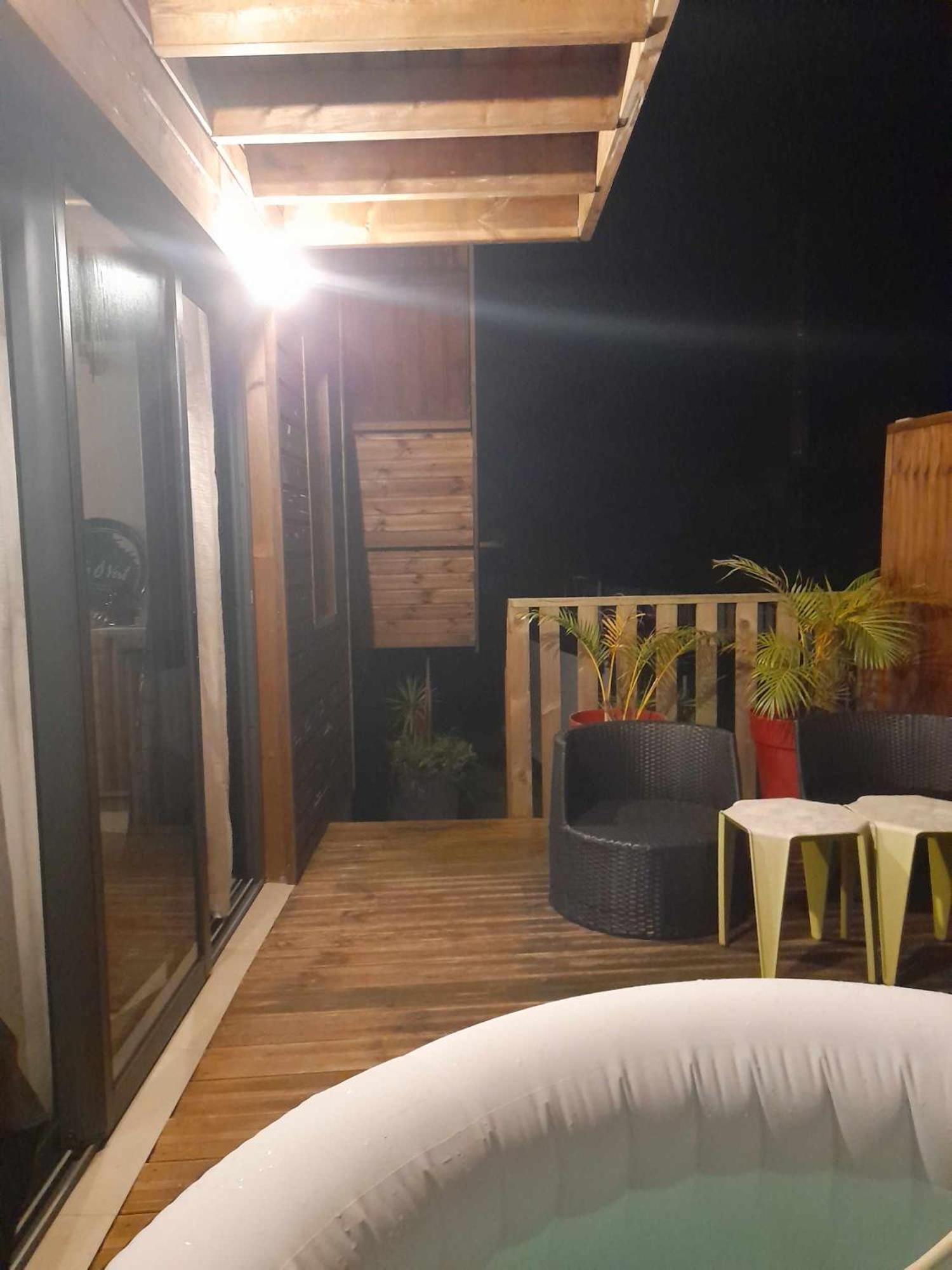 Charmant Chalet Avec Jacuzzi, L'Ile O Vert Saint Philippe Bagian luar foto