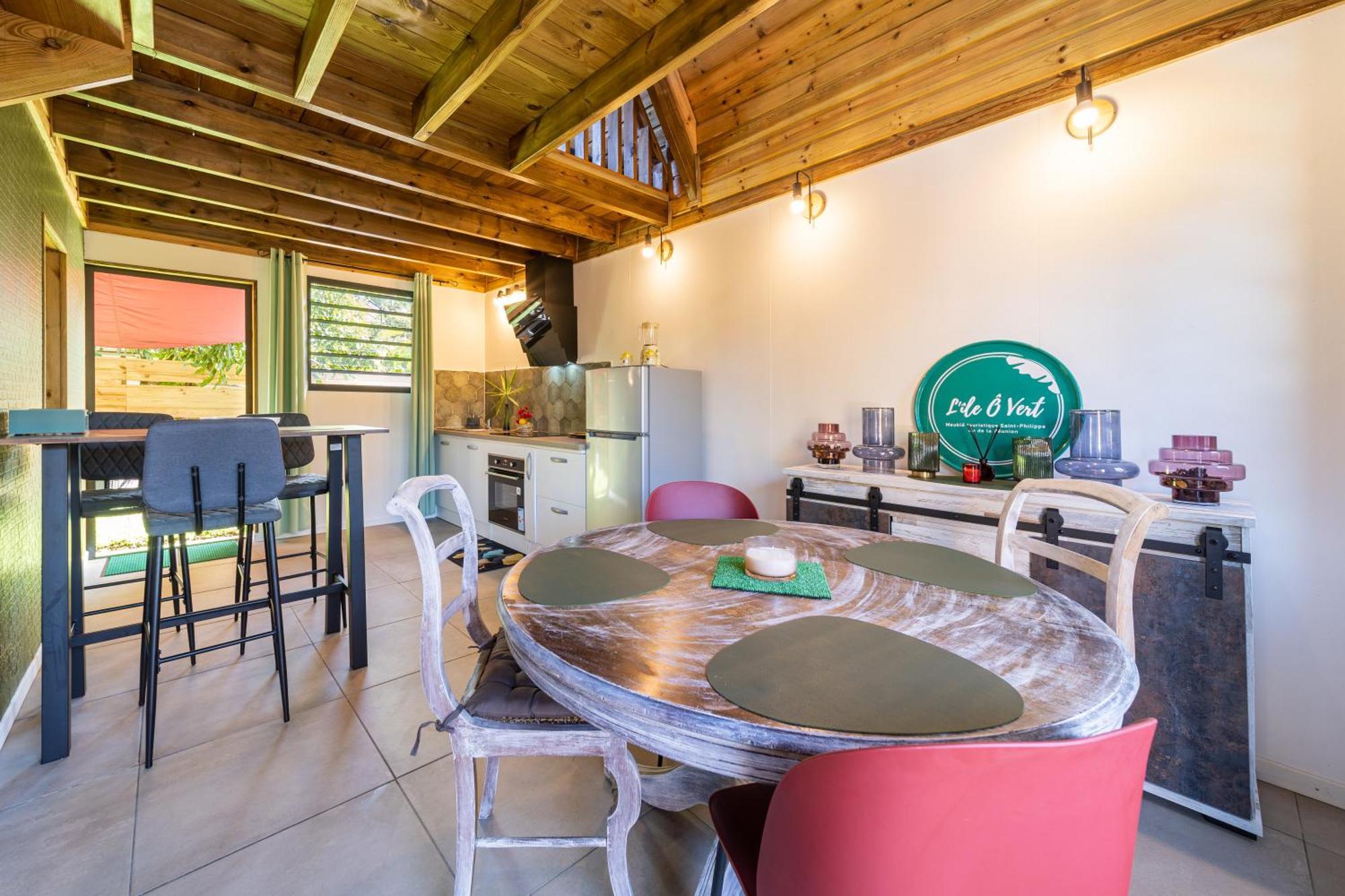 Charmant Chalet Avec Jacuzzi, L'Ile O Vert Saint Philippe Bagian luar foto