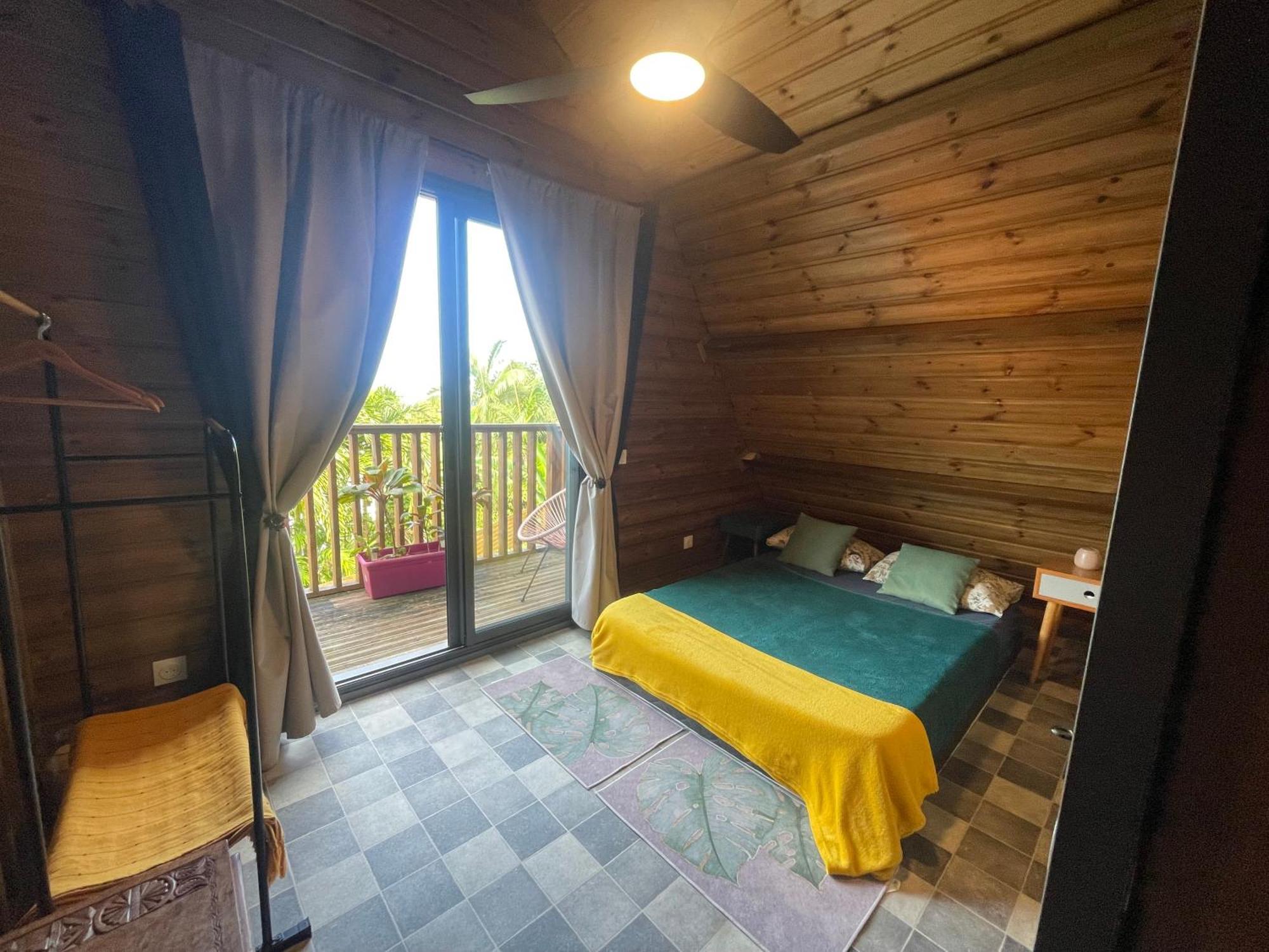 Charmant Chalet Avec Jacuzzi, L'Ile O Vert Saint Philippe Bagian luar foto